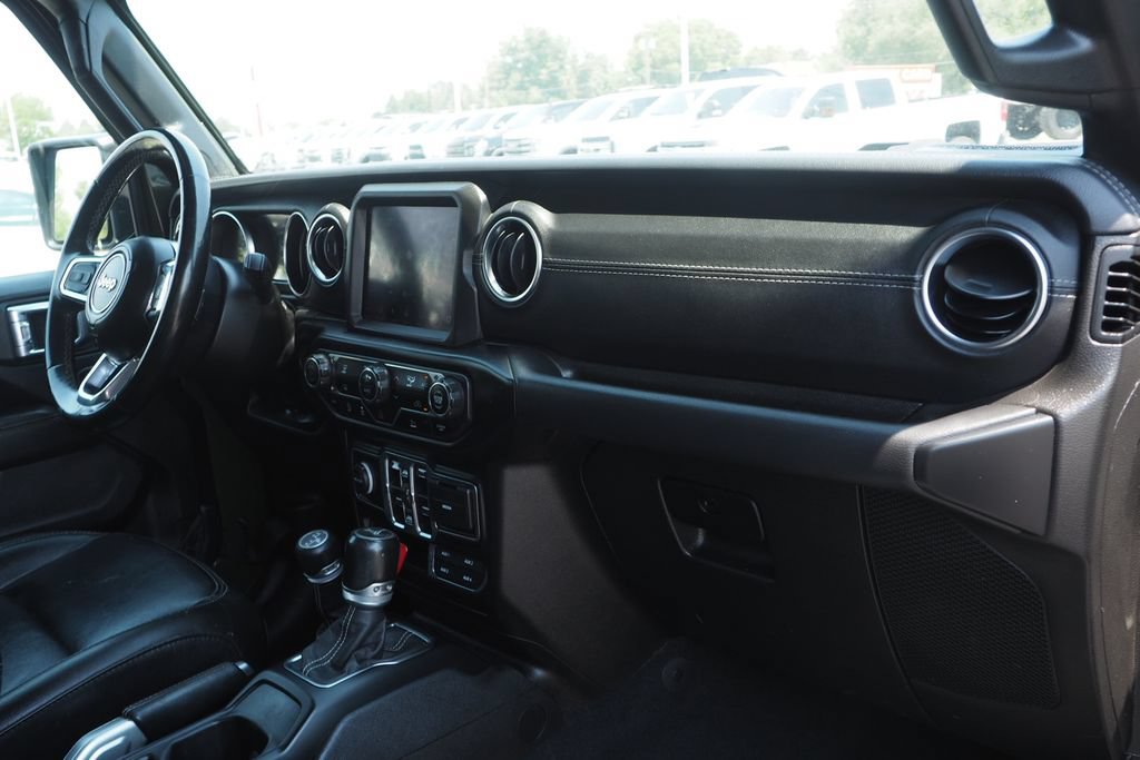 Used 2022 Jeep Wrangler Unlimited Sahara w/ LED Lighting Group AWD/4WD image 20