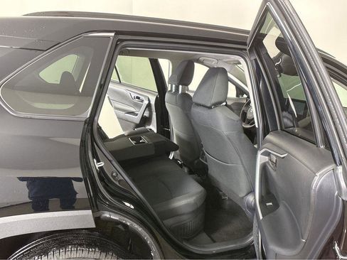 Used 2025 Toyota RAV4 LE image 31