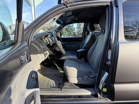 Used 2015 Toyota Tacoma 4x4 Access Cab image 19