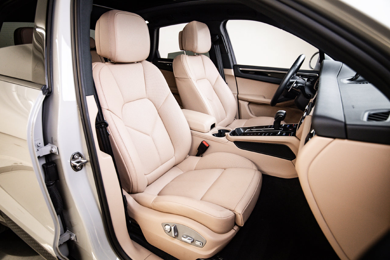 Certified 2026 Porsche Macan AWD/4WD image 29