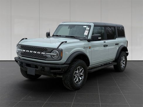 Used 2021 Ford Bronco Badlands image 1