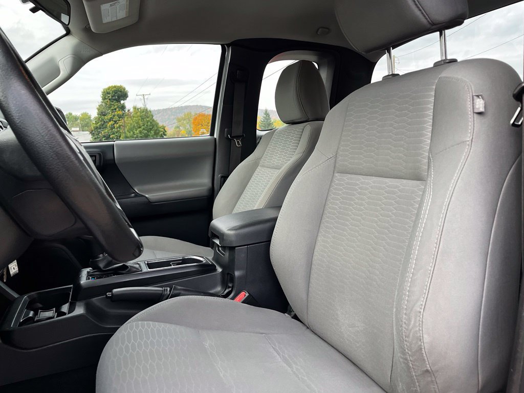Used 2017 Toyota Tacoma SR AWD/4WD image 8