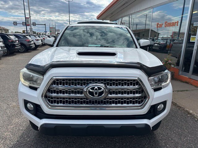 Used 2016 Toyota Tacoma TRD Sport AWD/4WD image 2