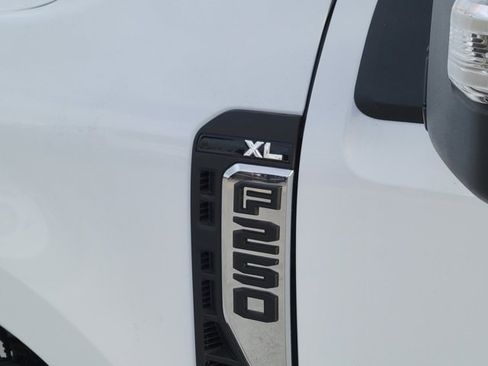 New 2026 Ford F250 XL w/ XL Chrome Package image 13