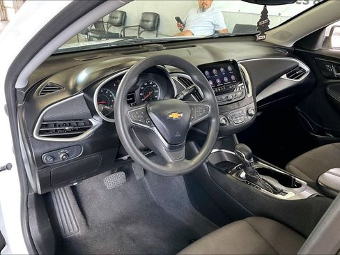 Used 2024 Chevrolet Malibu LT FWD image 4