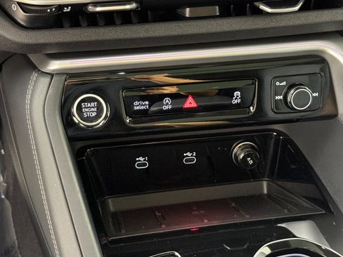 Used 2025 Audi Q5 Premium Plus w/ Premium Plus AWD/4WD image 20