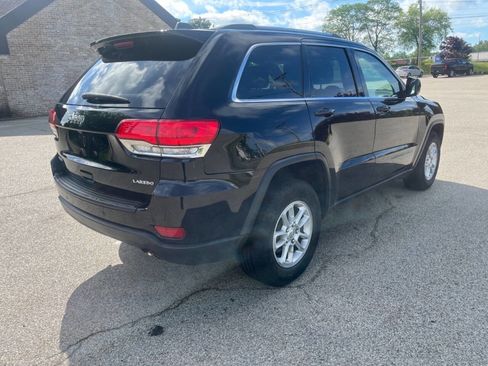 Used 2018 Jeep Grand Cherokee Laredo AWD/4WD image 5
