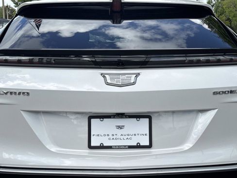 Used 2025 Cadillac Lyriq Luxury w/ LPO, Floor Liner Package AWD/4WD image 5