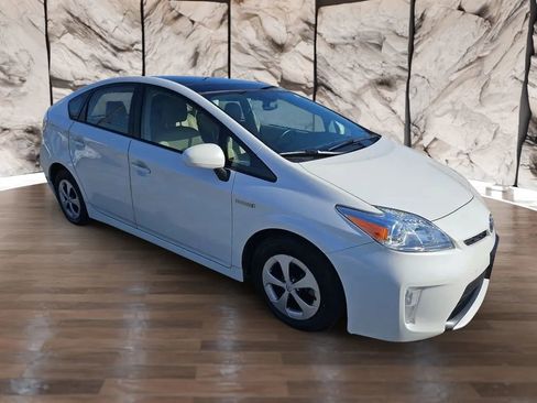Used 2012 Toyota Prius Four w/ Deluxe Solar Roof Pkg image 8