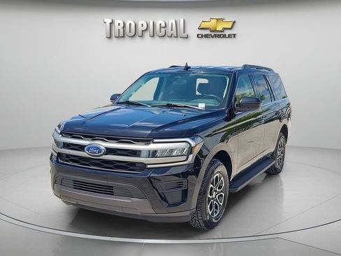 Used 2024 Ford Expedition XLT image 1