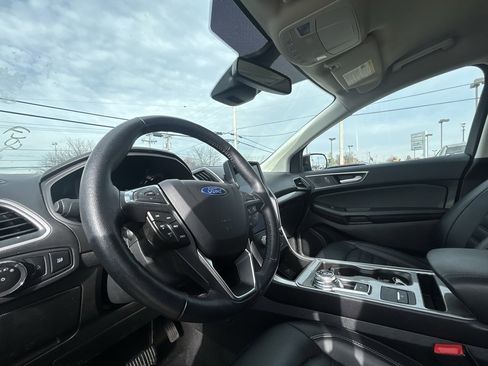Used 2023 Ford Edge SEL image 16