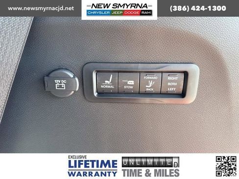 New 2026 Chrysler Pacifica Pinnacle image 35