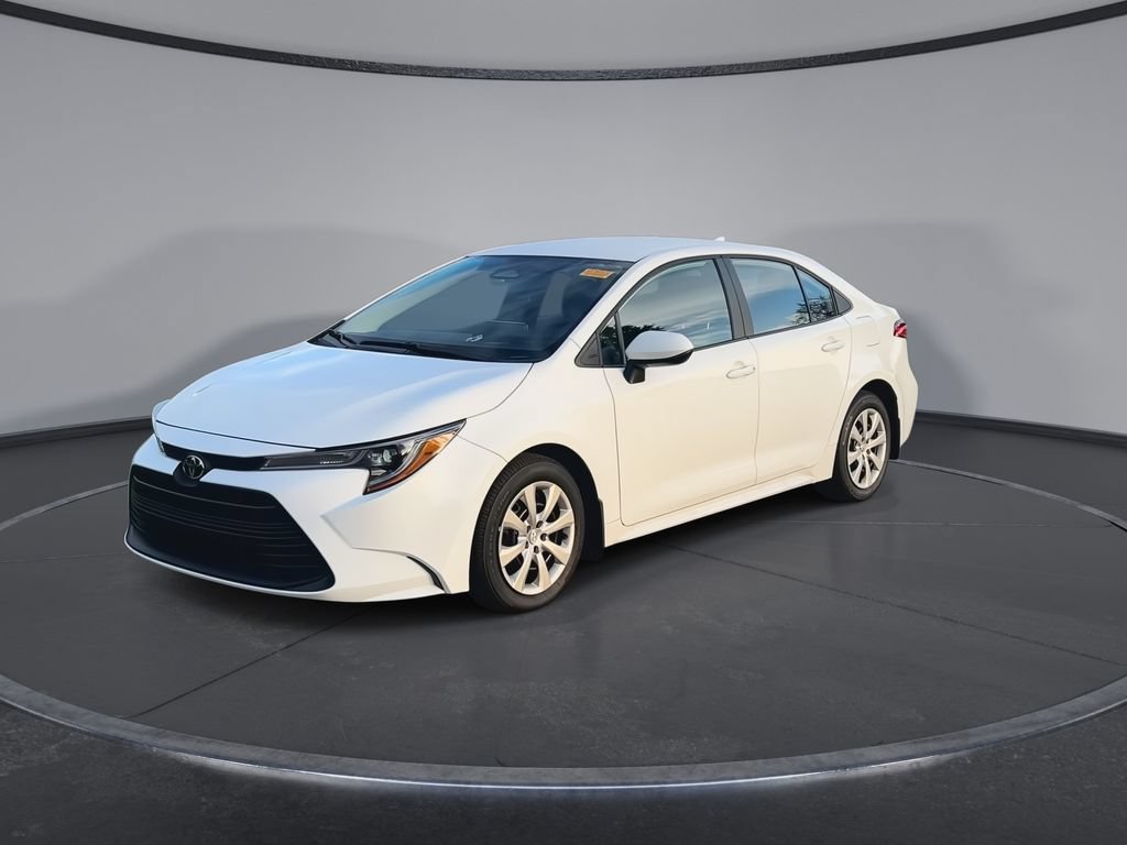 Used 2026 Toyota Corolla LE FWD image 4