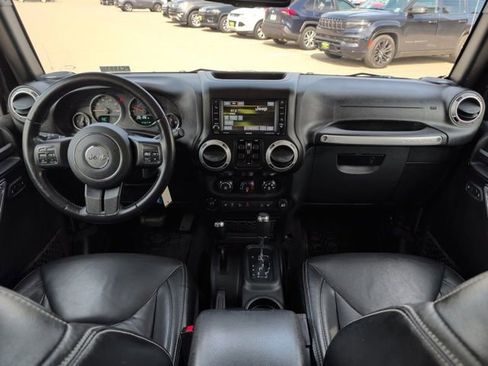 Used 2016 Jeep Wrangler Unlimited Rubicon w/ Connectivity Group image 16