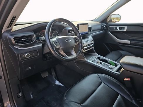 Used 2021 Ford Explorer XLT w/ Equipment Group 202A AWD/4WD image 15