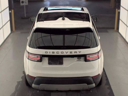 Used 2017 Land Rover Discovery HSE AWD/4WD image 6