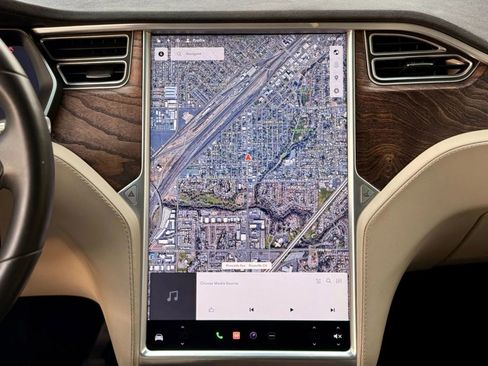 Used 2017 Tesla Model X 100D image 16