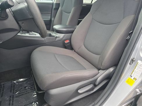 Used 2023 Toyota RAV4 LE FWD image 4