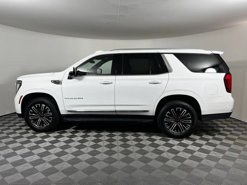 Used 2025 GMC Yukon Elevation AWD/4WD image 8