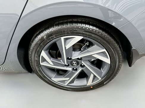 New 2026 Hyundai Elantra Limited image 22