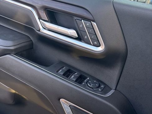 Used 2025 GMC Sierra 2500 SLT w/ SLT Convenience Package image 10