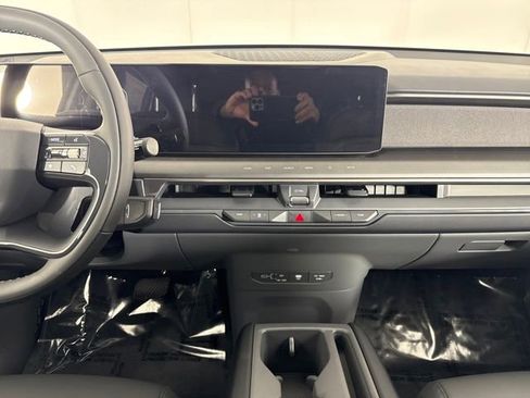 New 2026 Kia EV9 Wind image 39