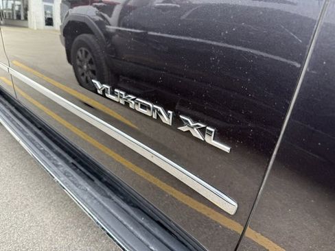 Used 2017 GMC Yukon XL SLT w/ Open Road Package image 5