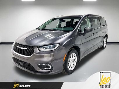 Used 2023 Chrysler Pacifica Touring-L