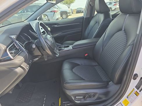 Used 2021 Toyota Camry SE image 14