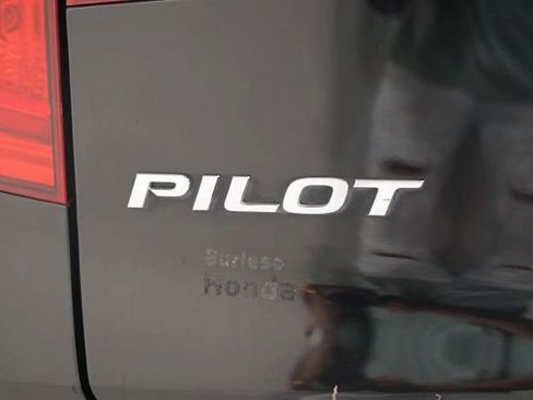Used 2017 Honda Pilot Touring image 8