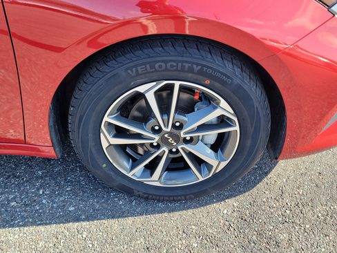 Certified 2023 Kia Forte LXS w/ LXS Technology Package FWD image 38