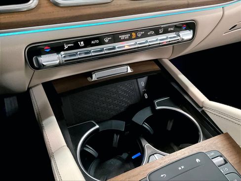 Used 2025 Mercedes-Benz GLE 350 4MATIC image 34