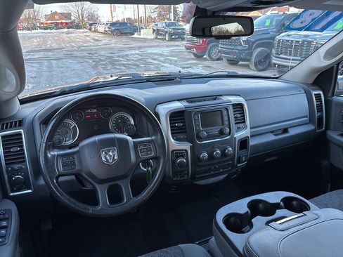 Used 2018 RAM 1500 SLT image 12