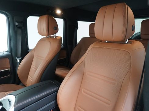 Used 2024 Mercedes-Benz G 550 image 11