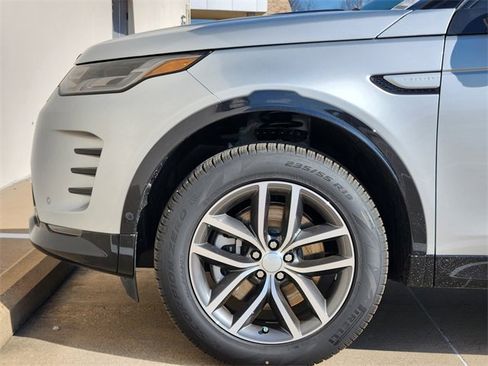 Used 2026 Land Rover Discovery Sport Landmark image 6