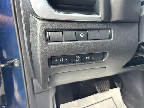 Used 2024 Nissan Rogue SV AWD/4WD image 21