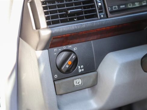 Used 1995 Mercedes-Benz E 320 Convertible image 76