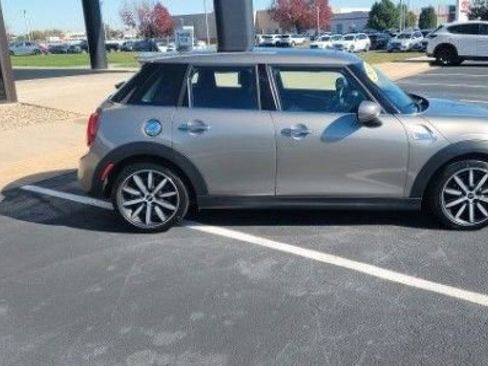 Used 2020 MINI Cooper S image 3