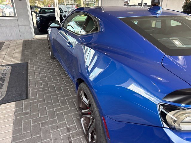 Used 2021 Chevrolet Camaro SS RWD image 5