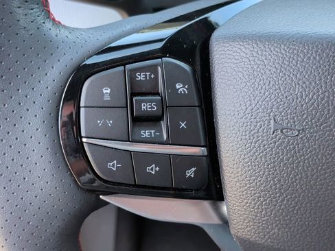 Used 2025 Ford Explorer ST-Line image 18