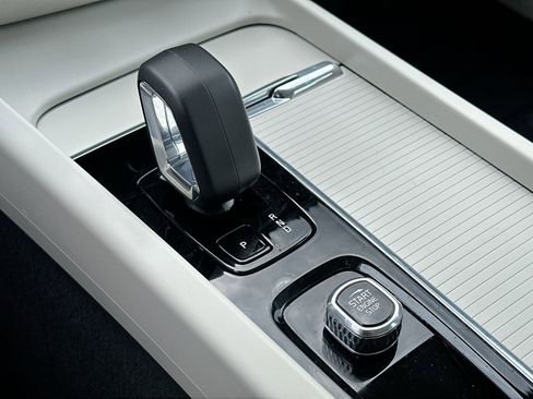 Used 2024 Volvo S60 B5 Core image 19