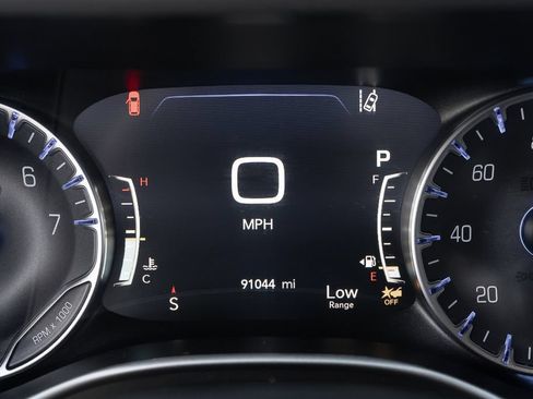 Used 2022 Chrysler Pacifica Touring-L FWD image 27