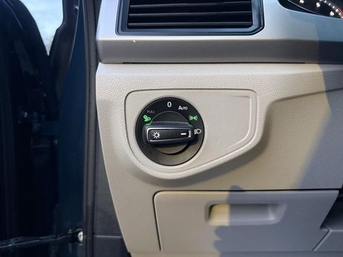 Used 2021 Volkswagen Atlas SE image 32