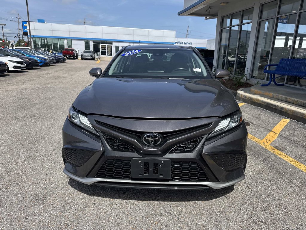 Used 2024 Toyota Camry XSE FWD image 2