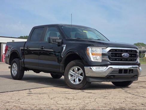 Used 2022 Ford F150 XLT AWD/4WD image 2
