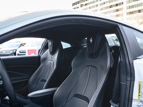 Certified 2022 Ferrari Roma image 22