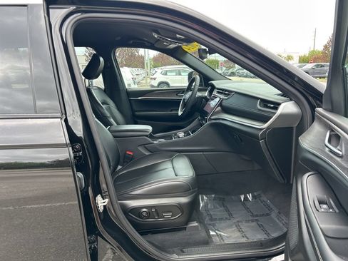 Used 2024 Jeep Grand Cherokee L Limited RWD image 40