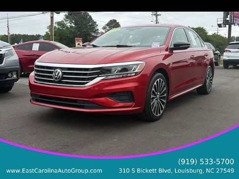 Used 2022 Volkswagen Passat 2.0T FWD image 1