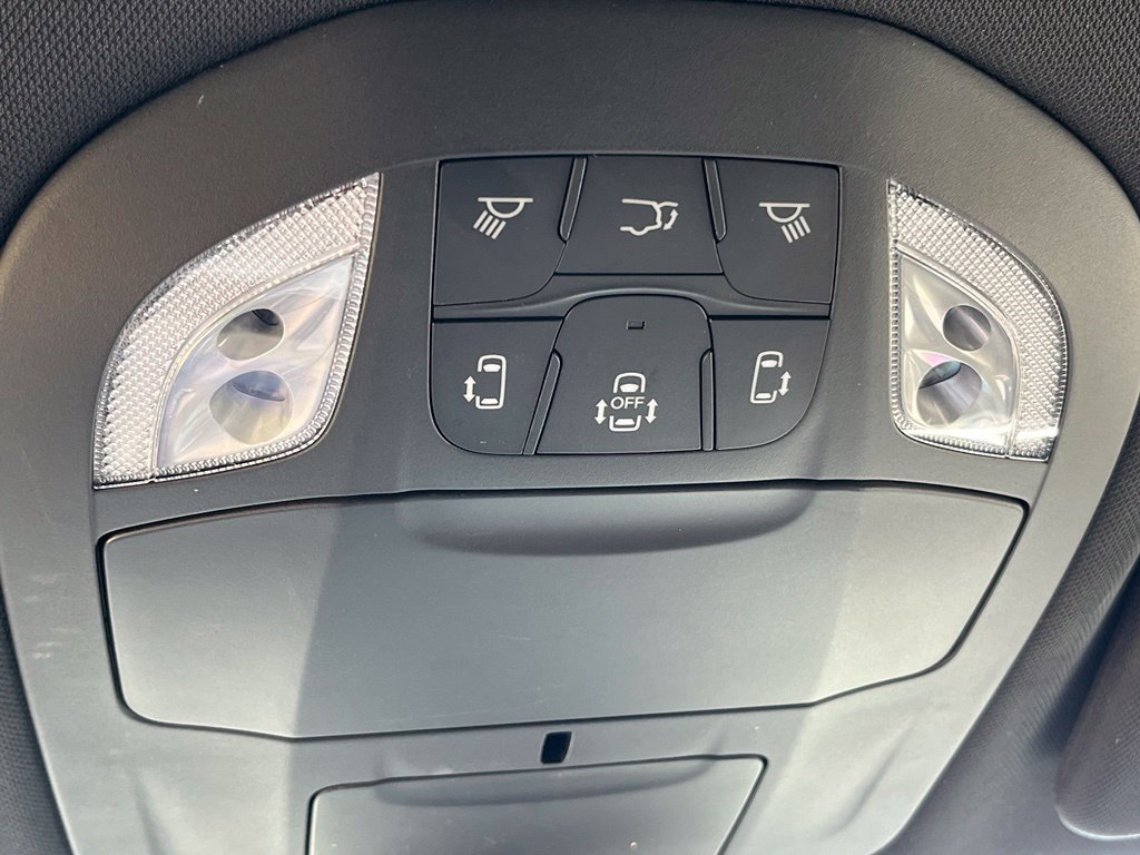 Used 2024 Chrysler Pacifica Touring FWD image 22