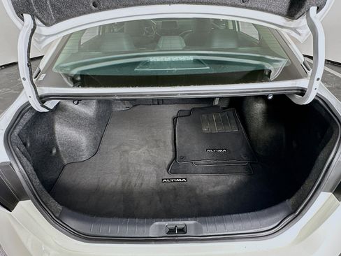 Used 2025 Nissan Altima 2.5 SV image 26